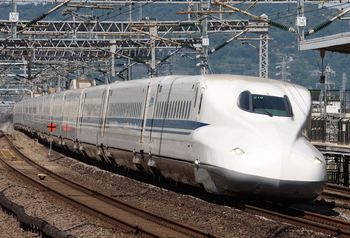 1280px-Shinkansen_N700_z15.jpg